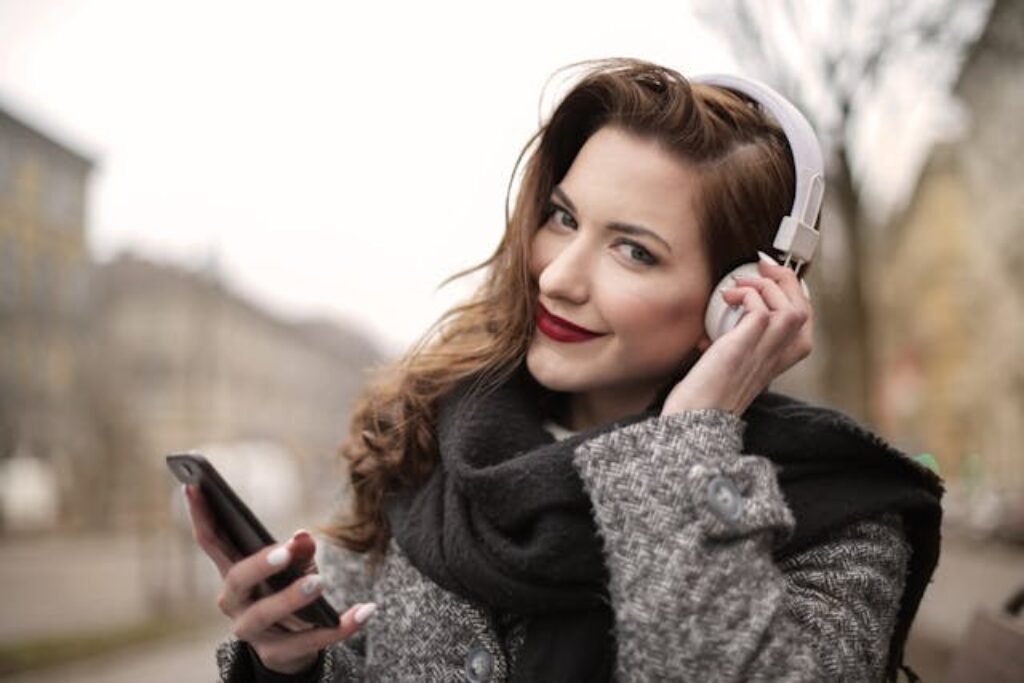 In noisy environments or when you need focused listening, noise control features are invaluable. Headphones employ two main approaches to manage external sound - Dealibrium