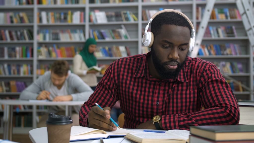 A versatile Bluetooth headset should connect seamlessly with all your devices and platforms - Dealibrium