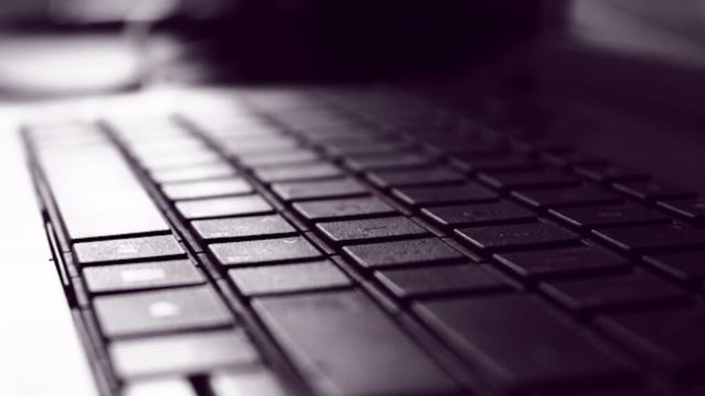 Do Ergonomic Keyboards Have Downsides? - Dealibrium