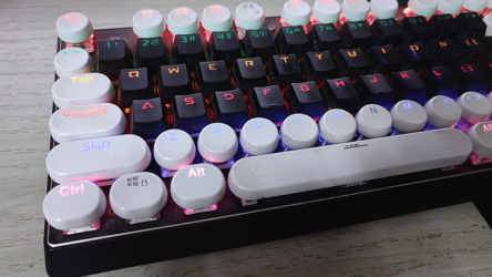 Mechanical Keyboard Guide (2026): Switches, Size and More